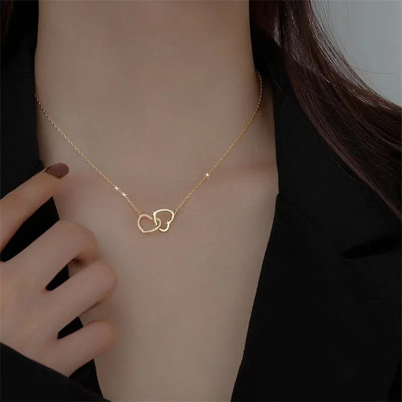 Oubahas™ - Infinity Love Necklace : Éternellement Unis : Le Collier Cœurs Entrelacés